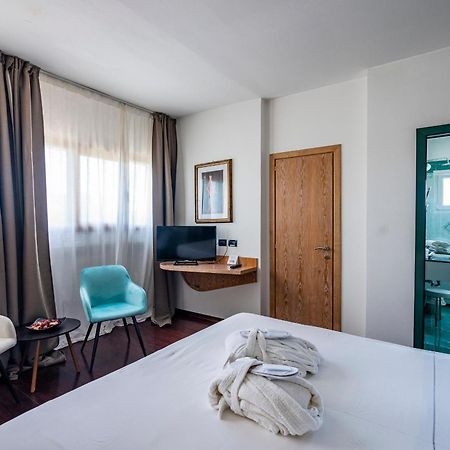 Hotel Logonovo Llido Degli Estensi Zewnętrze zdjęcie