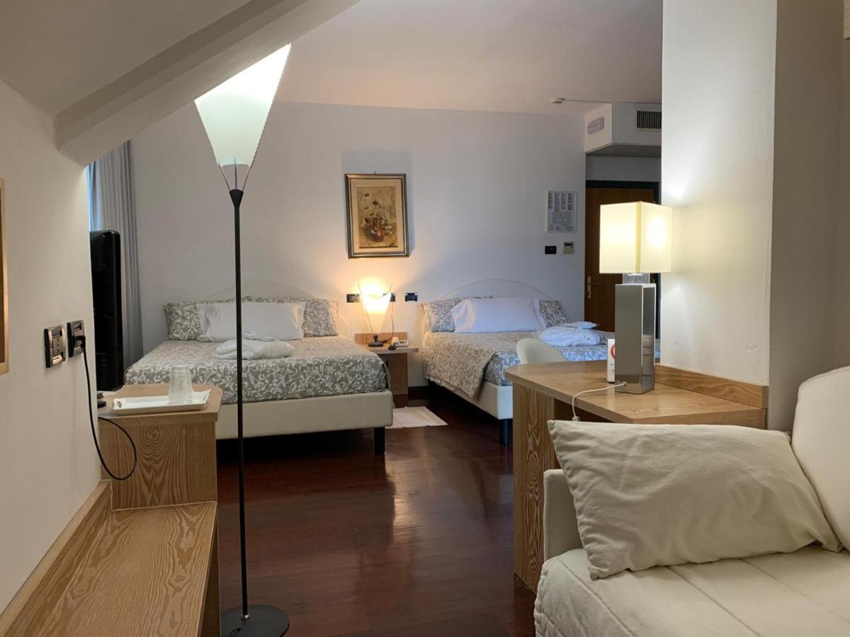 Hotel Logonovo Llido Degli Estensi Zewnętrze zdjęcie