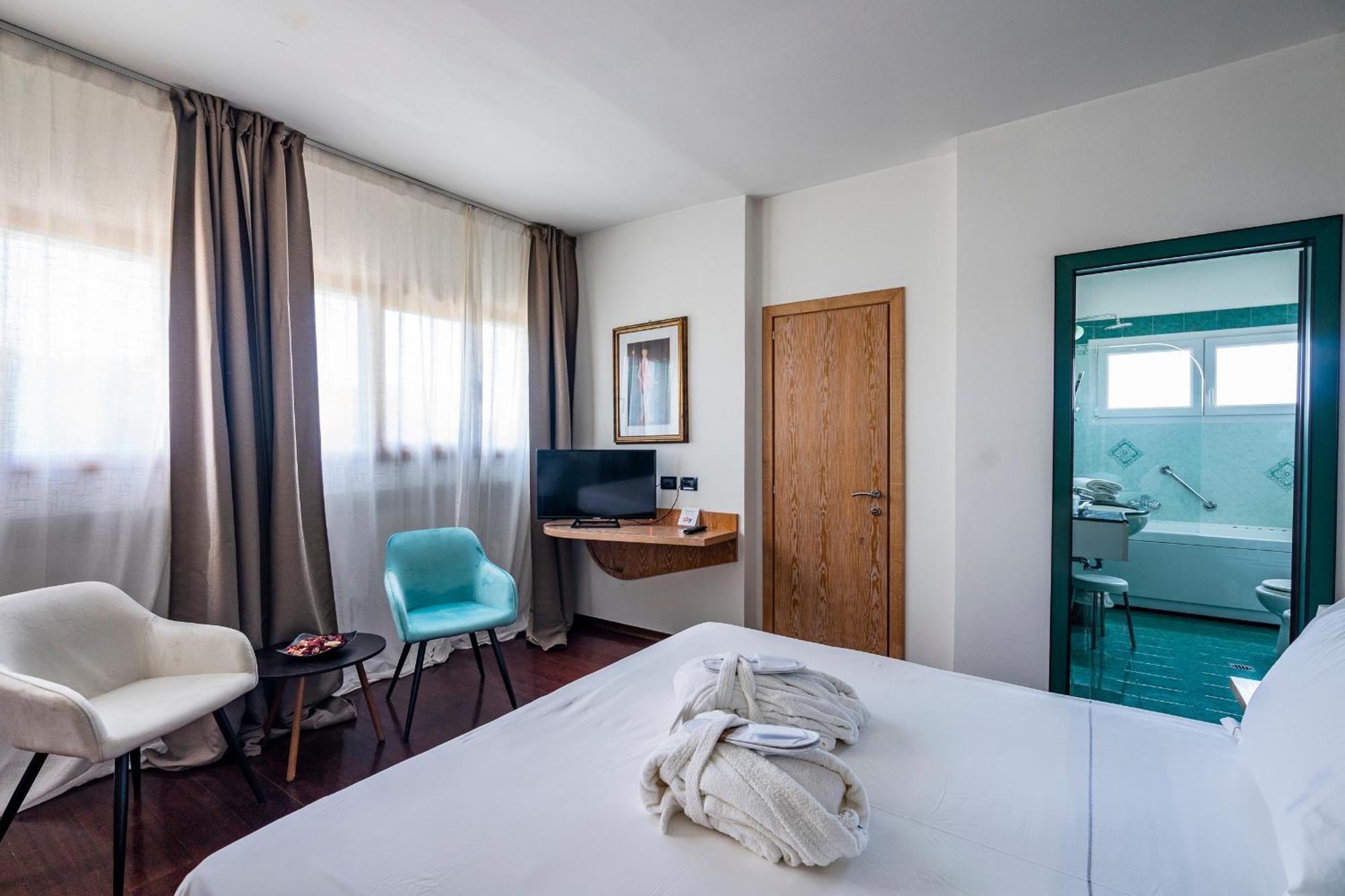 Hotel Logonovo Llido Degli Estensi Zewnętrze zdjęcie