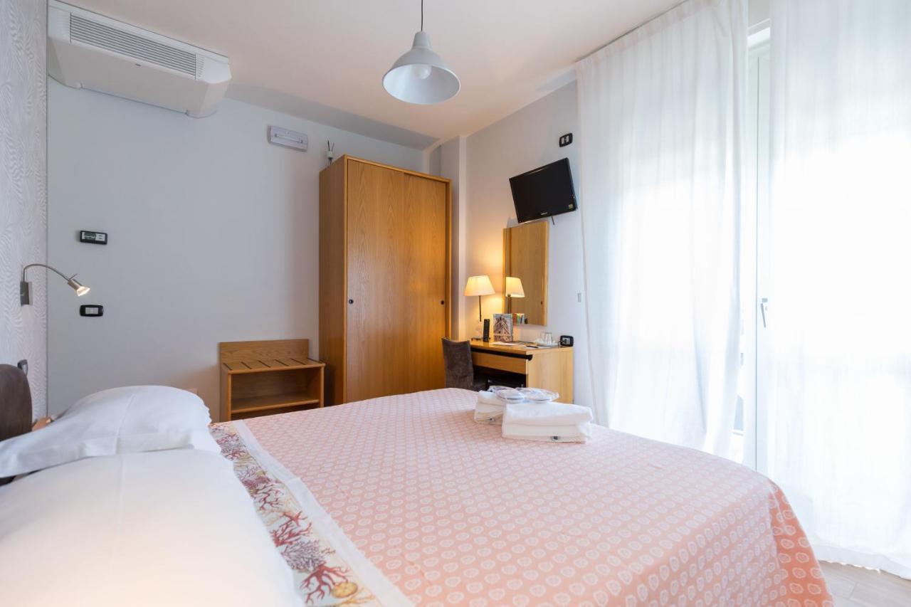 Hotel Logonovo Llido Degli Estensi Zewnętrze zdjęcie